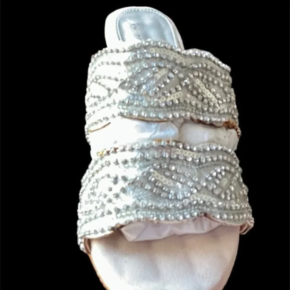 Joan Boyce NIB Women's‎ Silver Sequin Slide Sandals Size 6 NIB